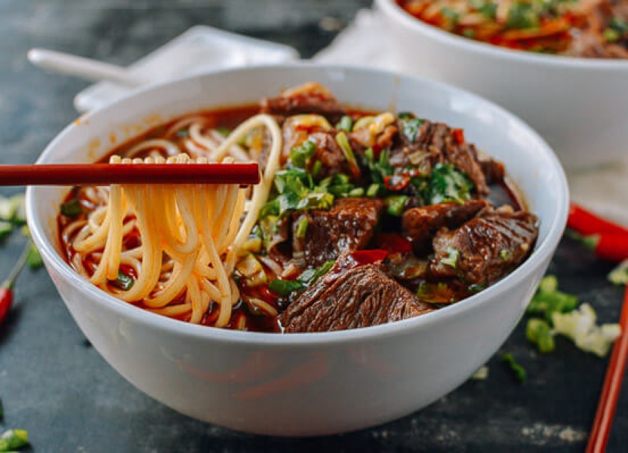 Ấm lòng ngày mưa với súp bò cay tê lưỡi